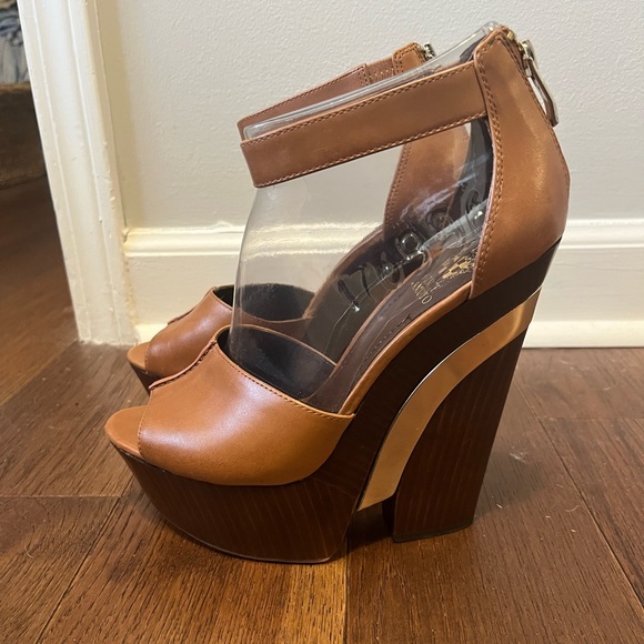 Vince Camuto Bailor platform brown heels with metallic details - Picture 6 of 8